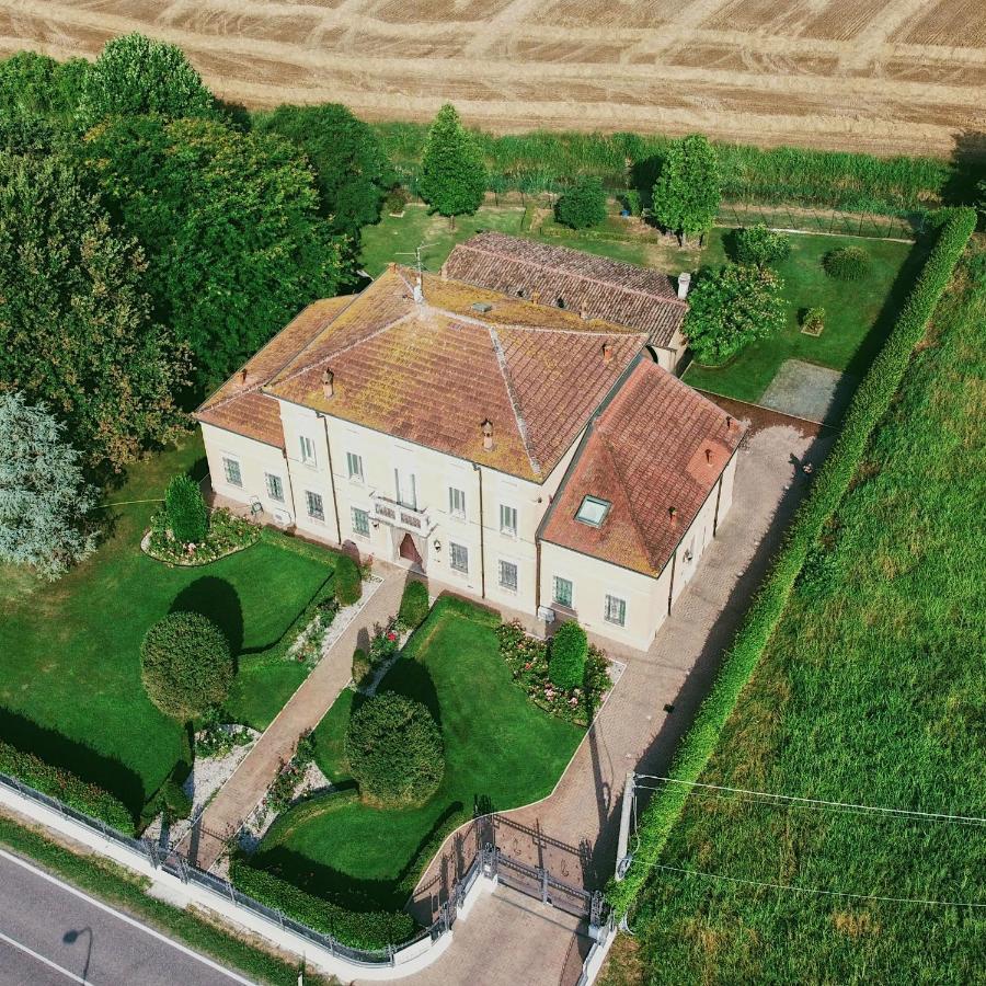 سوزارّا B&B Residence Il Ciliegio , Via Villa Superiore 93 Luzzara المظهر الخارجي الصورة